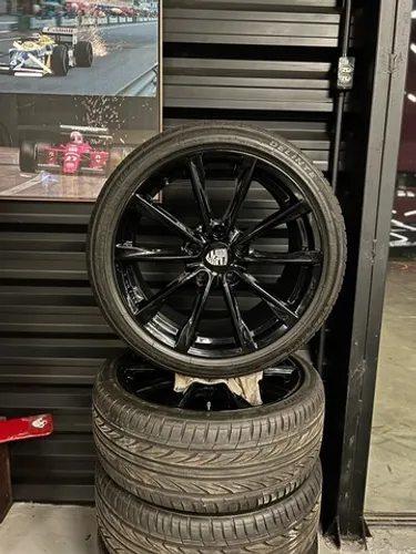 Rodas originais Porsche com pneus - furacão 5x130