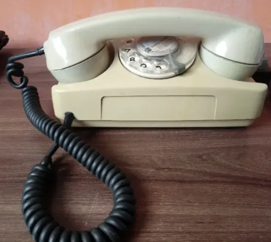 Aparelho telefone fixo retrô