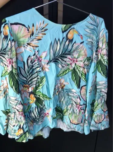 Blusa estampada com tucano