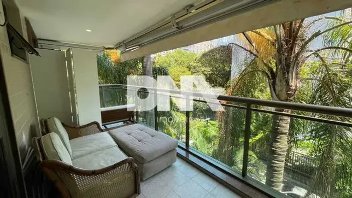 Flat - / Residencial / Leblon