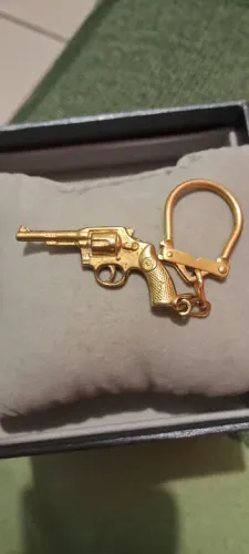 Chaveiro antigo e Raro Dourado Taurus 