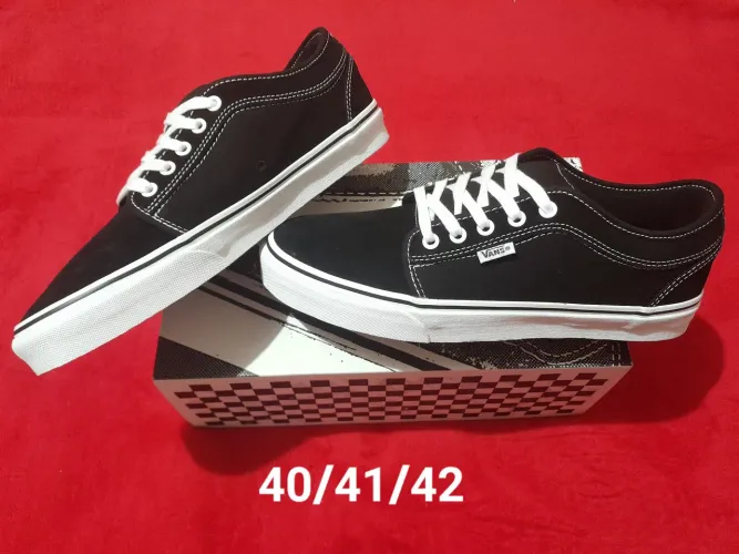 Tenis VANS CHUKKA LOW Tamanho 41/42/43