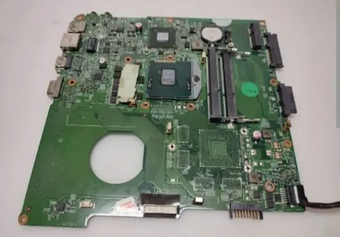 Placa-Mãe de Notebook STI 1442 core i3 em perfeito estado 