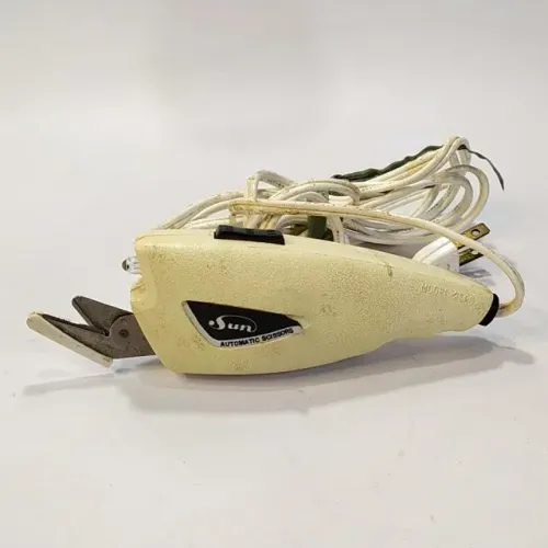 TESOURA ELÉTRICA marca SUN, modelo 2500. Com iluminação frontal. Funcionando no momento 