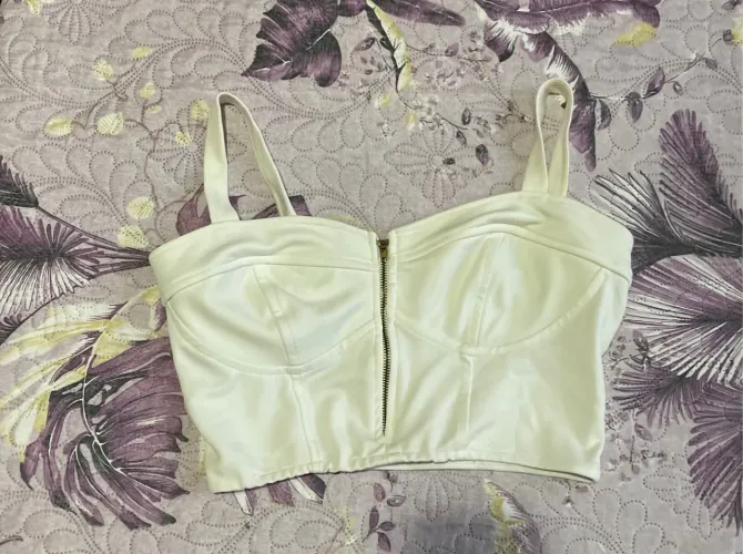 Top Cropped Branco com Ziper