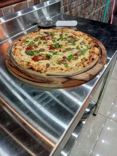 PIZZAIOLO PROFISSIONAL DISPONÍVEL