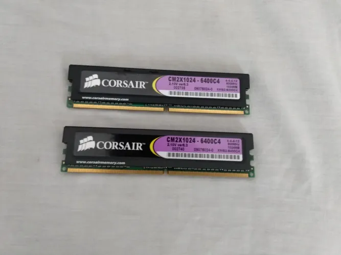 Memória DDR2 Corsair  Computador 1 giga cada 