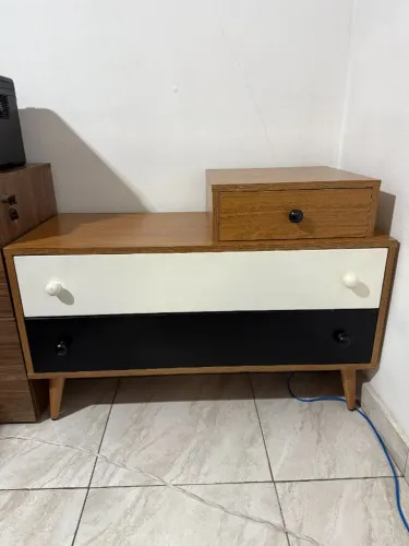 Cômoda Retrô Branca e Preta - Aprimore Decor