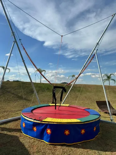 High jump/ Futebol de sabão/Touro Mecânico/Air game