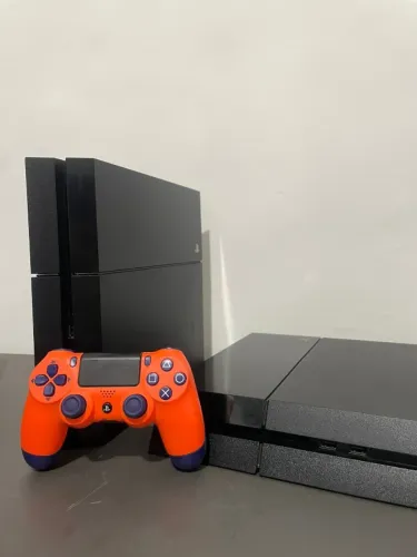PlayStation 4 FAT 500GB com 2 Controles e garantia