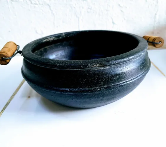 Antiga Panela de pedra sabão 