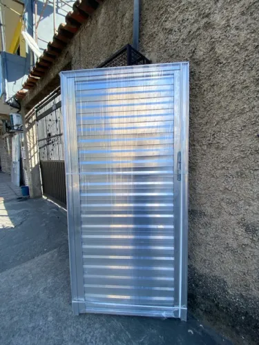 SOMENTE ESSA MEDIDA NA PROMOÇÃO - PORTA ALUMÍNIO 1.70X80 NATURAL