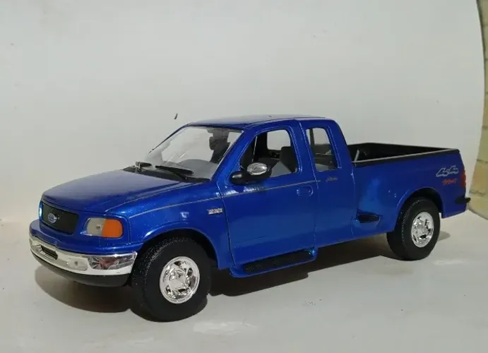 Miniatura Ford F150 1/18