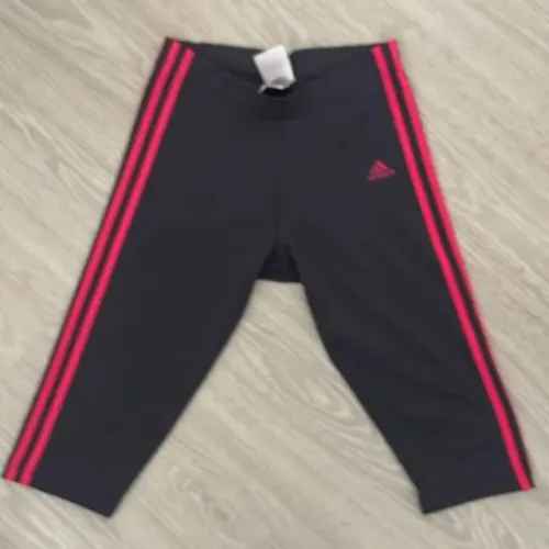 calça adidas corsário tamanho g cinza com listras rosas