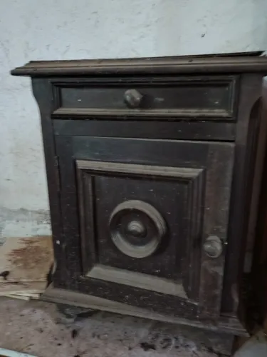 Criados-Mudos Antigos Entalhados - Projeto Restauro/Decoração