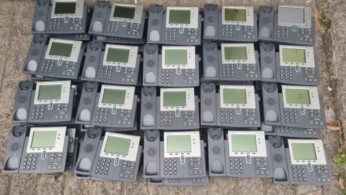 temos 57 Telefone cisco ip phone 7942g, valor unitario pra levar acima de 10 unidades