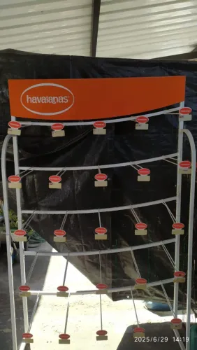 Expositor de chinelos Havaianas