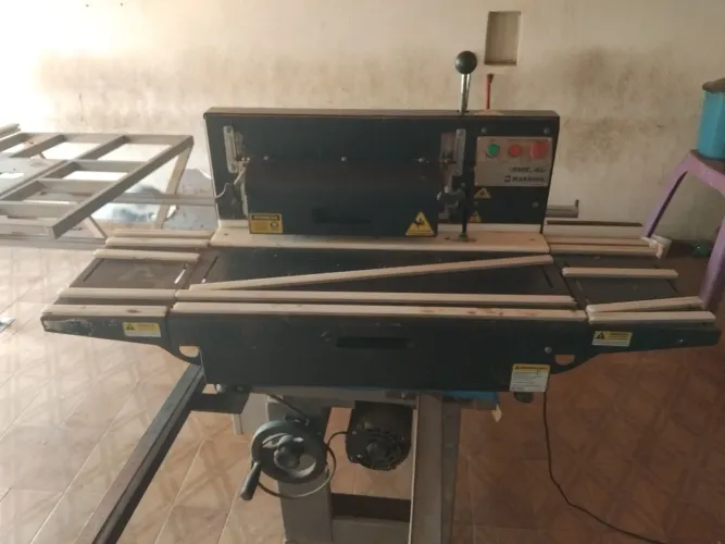 Vendo Refiladora de bordas de bancada