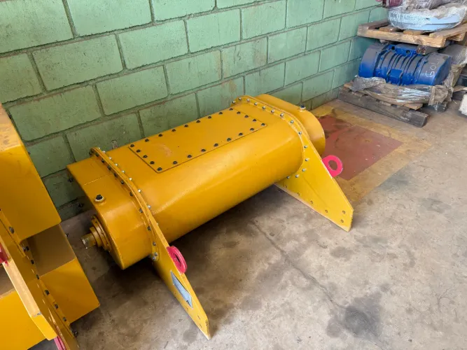 Britador ( caixa vibratória alimentador 4,00x0,90 