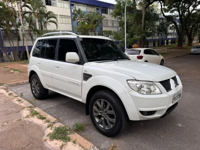 Mitsubishi Pajero TR4 2.0 Flex 16V 4X2 Aut. 2015