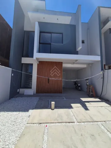 Sobrado Geminado | Alto padrão construtivo e em excelente localização
