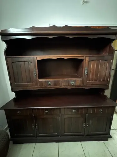 Arca de madeira maciça