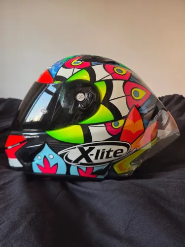 Capacete de moto esportiva 