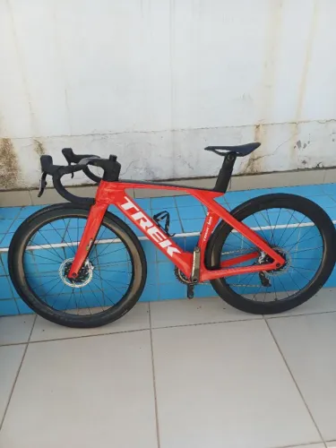 BICICLETA TREK MADONE ANO 2024