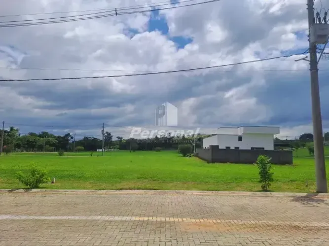 Excelente Terreno de 300 m2 no Condomínio Ecovilla