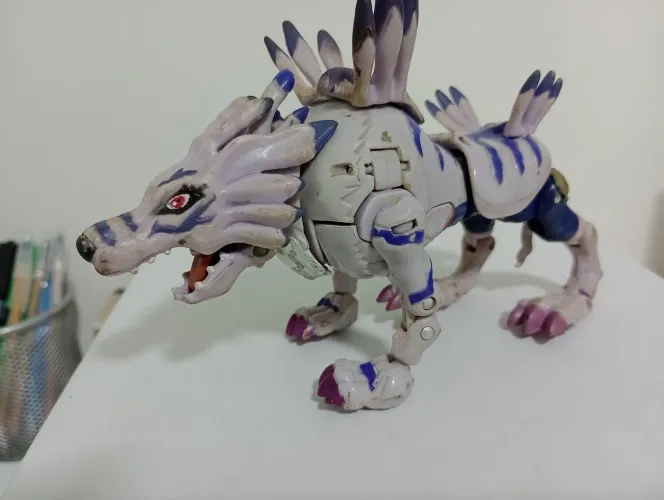 Boneco Digimon digivolving Garurumon 