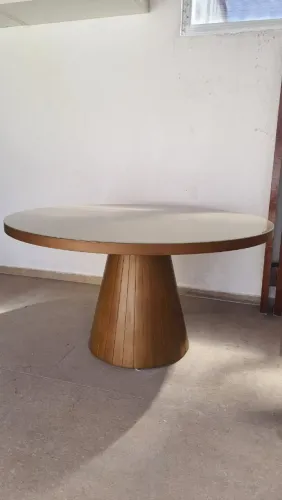 Mesa de jantar redonda para 6 lugares