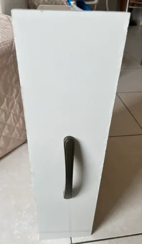 2 Gavetas de madeira branca com puxadores bronze