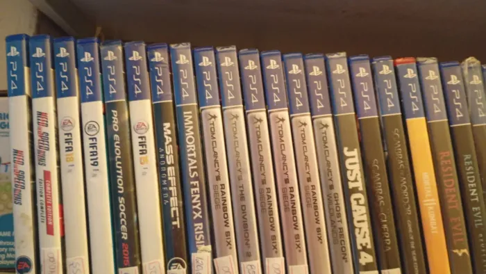 Jogos semi novos apartir 50,00 até 170,00