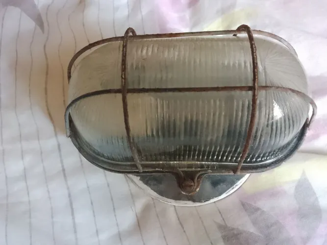 Luminária Externa de Parede em Ferro - Estilo Industrial