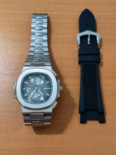 Relógio Patek Philippe Nautilus 5711/1A-010