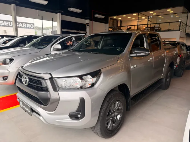 Toyota Hilux CD SR 4X4 2.8 TDI Diesel Aut. 2024