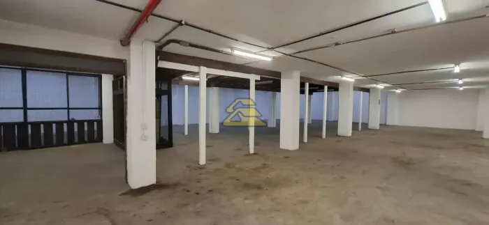 Santo Cristo | Prédio Comercial