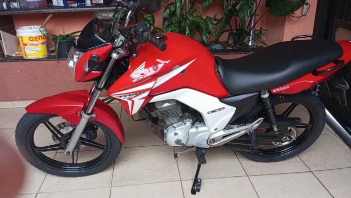 Vendo ou troco Titan 150 flex 2015 - pneus 0km - bateria nova - óleo novo - único dono