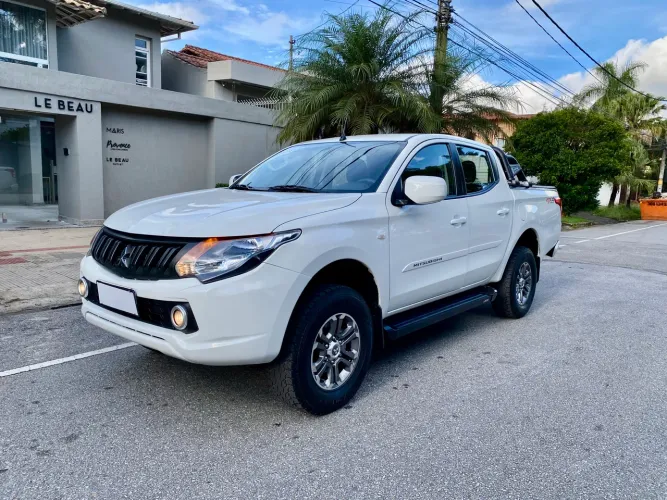 L200 TRITON OUTDOOR CD 2.4 4X4 TURBO DIESEL