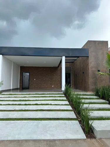 Vende-se Casa térrea no Condomínio Belvedere II em Cuiabá MT