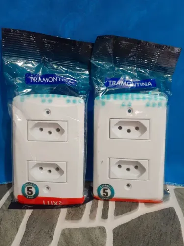 Tomadas Dupla Tramontina (cada)