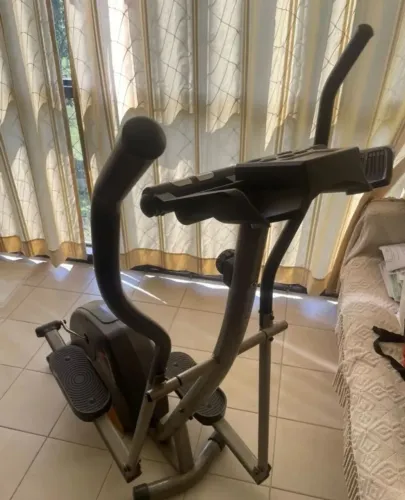Simulador caminhada Elíptico Athletic advanced 330E
