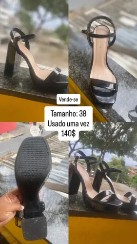 Sandália de salto 