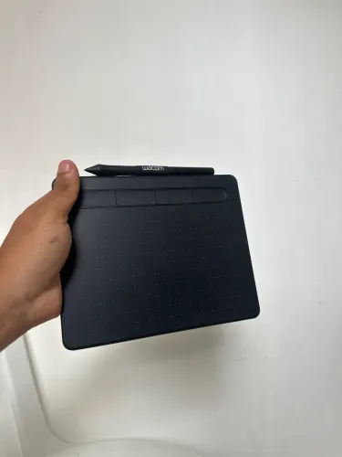 Mesa Digitalizadora Wacom Intuos CTL4100, Pequena, 4", Preto