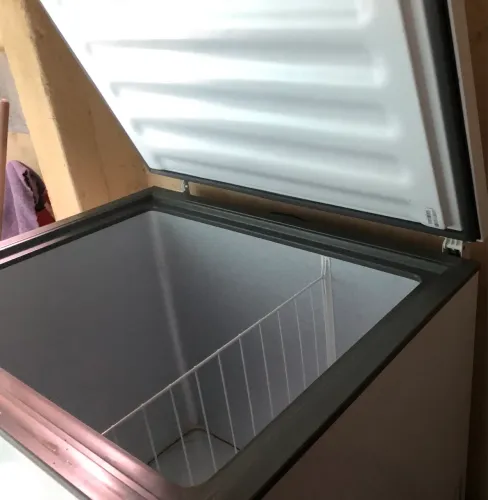 Vendo freezer seminovo 2.200