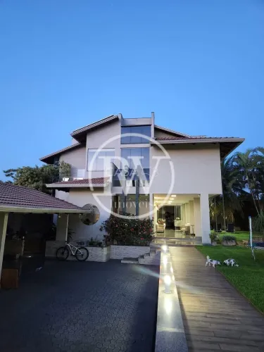 Sobrado à Venda no Setor Sul 6 Suítes 550m² Luxo e Conforto em Goiânia