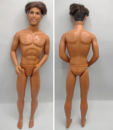 Boneco Ken Antigo de Barba - DETALHES