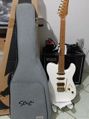 Guitarra Seizi Katana Sakura RM Bag (Capa) Pearl White Gold