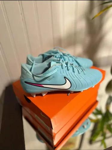 Chuteira Nike Tiempo 10 Academy