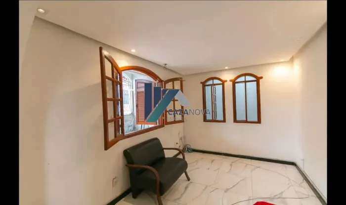 Casa Colonial Quatro quartos/Três lojas B. Alípio de Melo - Belo Horizonte - MG